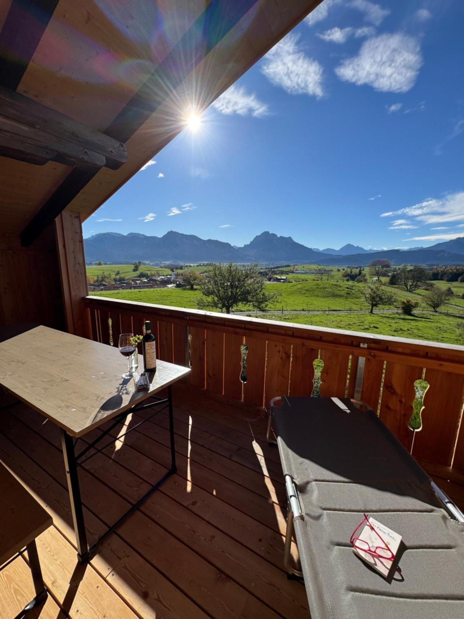 Chalet - Ferienwohnungen - Biohof Stoeger - Panoramasuedbalkon - Grandiose Aussicht Auf See, Berge Und Schloss Neuschwanstein Rieden Exterior foto